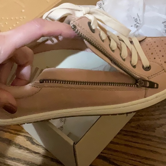 Taos “Zipster” sneakers. Shell pink, size 9 M - Picture 5 of 8